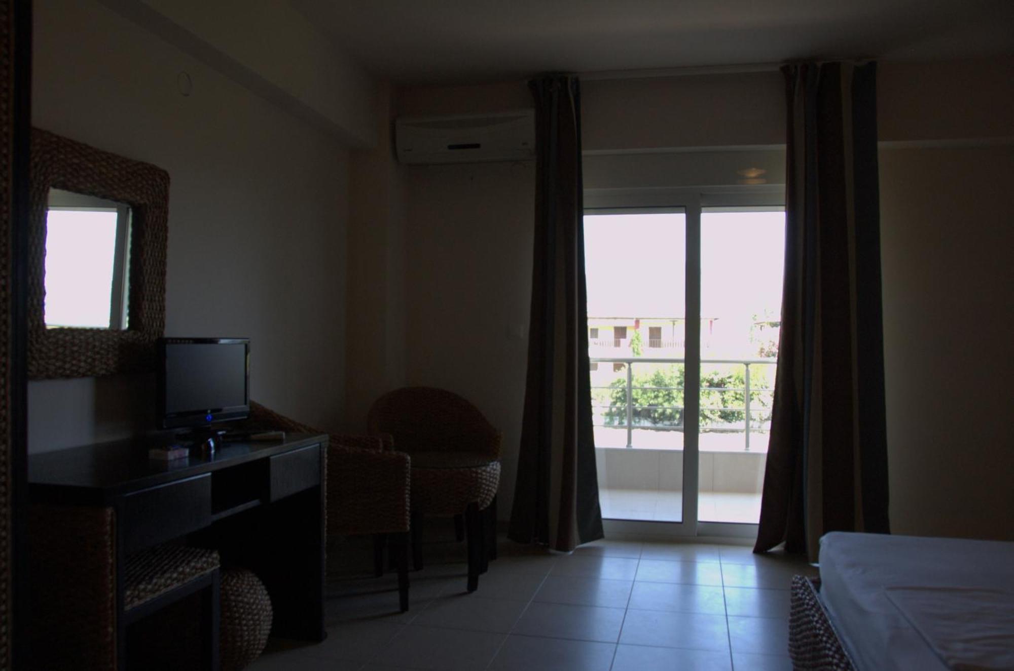 Hotel Sarti Beach ภายนอก รูปภาพ