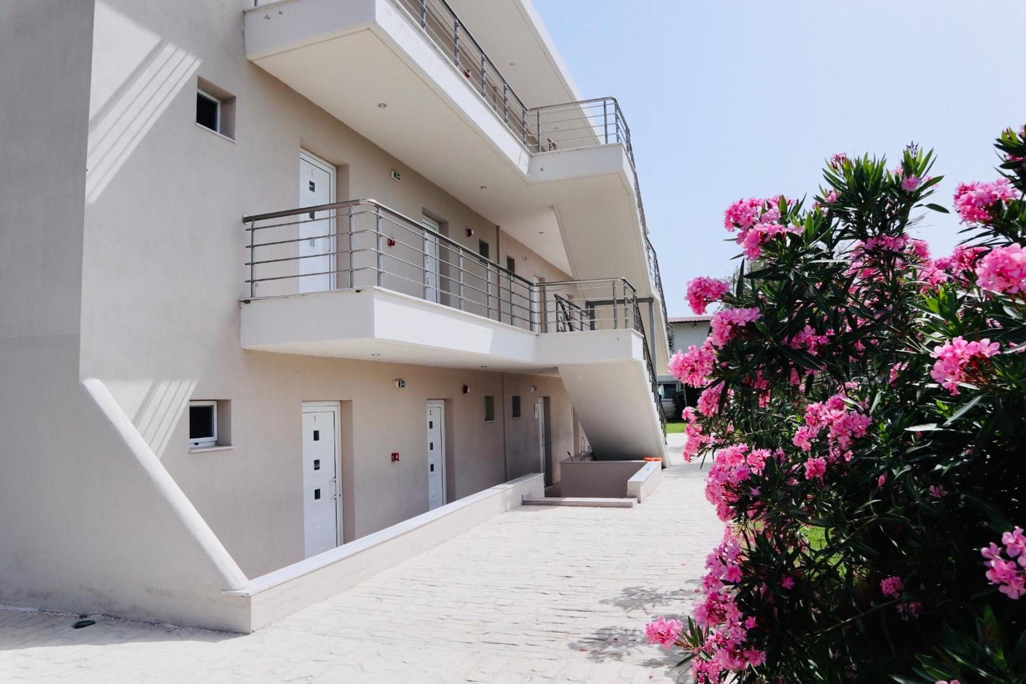 Hotel Sarti Beach ภายนอก รูปภาพ